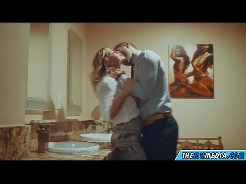 ❤️ Kiam belplena blondulo delogas vin en publika necesejo ️❌ Anala porno ĉe porno eo.vanalize.ru ❌❤